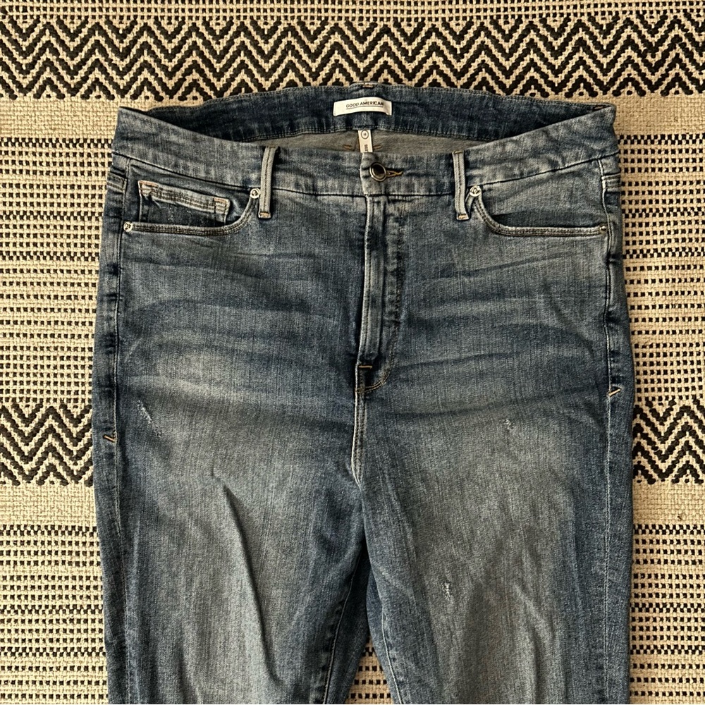Good American Classic Blue Jeans